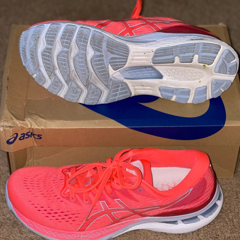 ASICS Gel Kayano 28, only worn once! New!